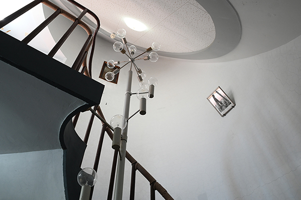 2階・3階への螺旋階段