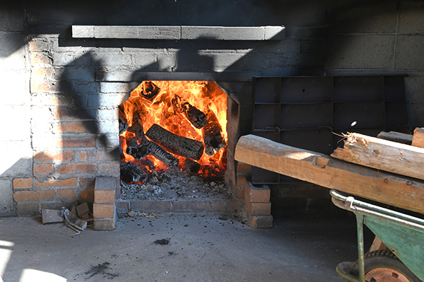 薪を使って煮詰る